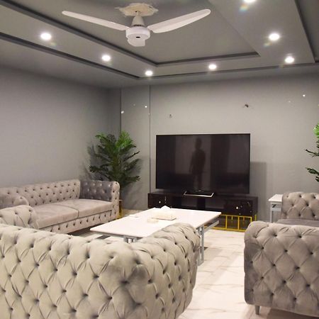 Luxe Suites Bahria Town ลาฮอร์ ภายนอก รูปภาพ