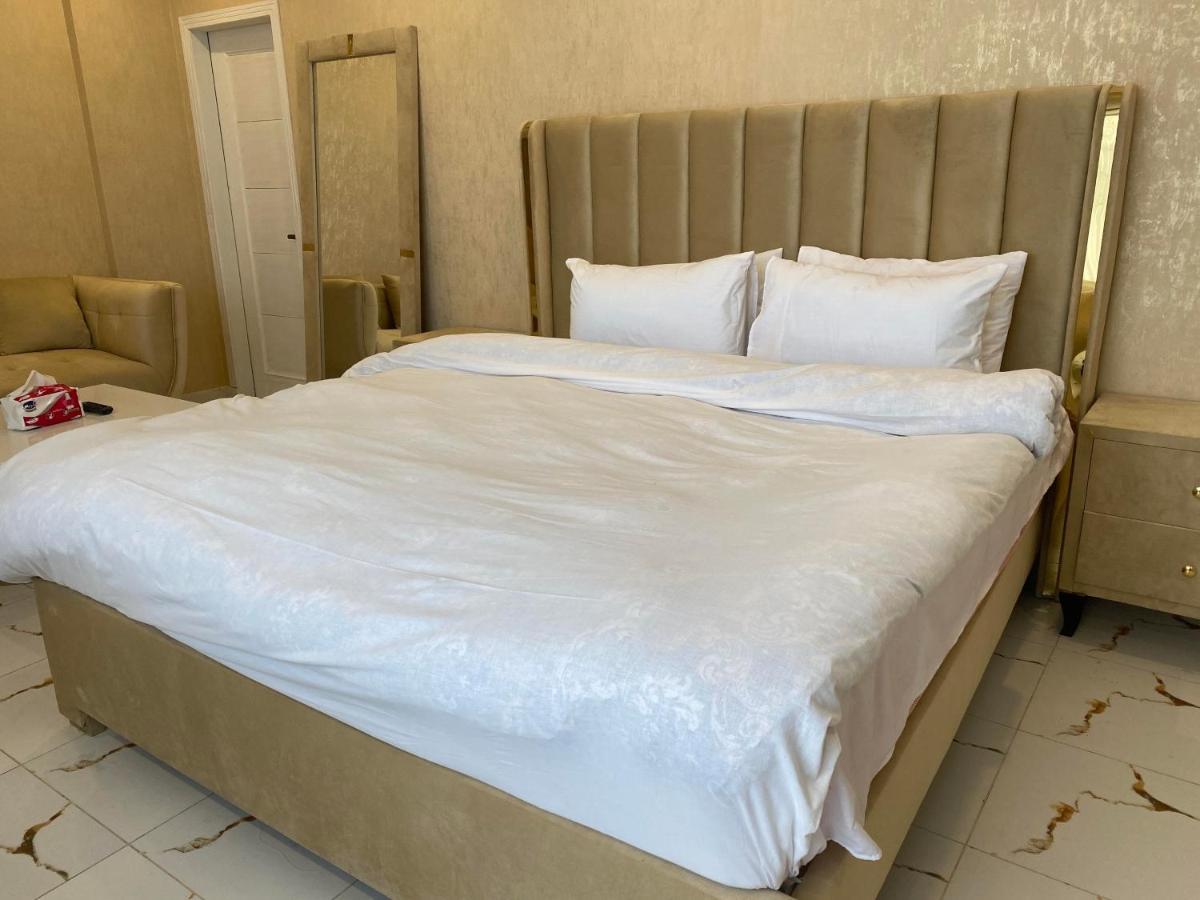 Luxe Suites Bahria Town ลาฮอร์ ภายนอก รูปภาพ
