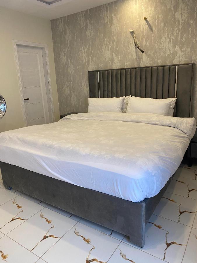 Luxe Suites Bahria Town ลาฮอร์ ภายนอก รูปภาพ
