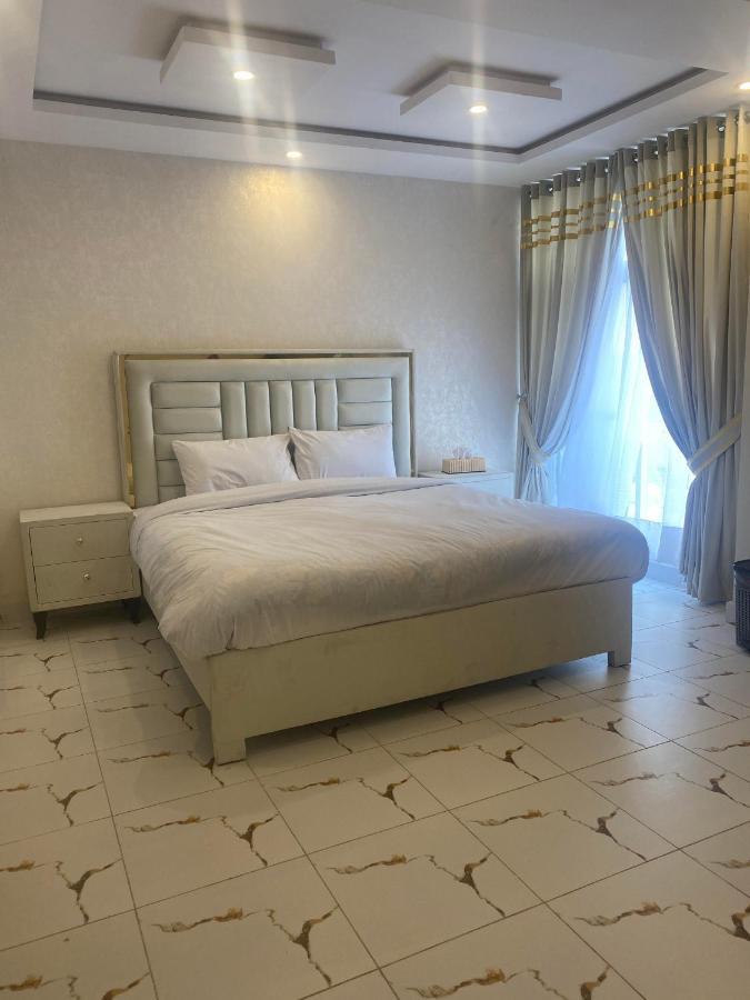 Luxe Suites Bahria Town ลาฮอร์ ภายนอก รูปภาพ