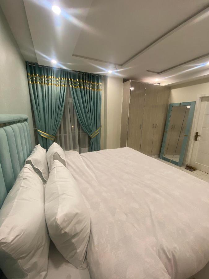 Luxe Suites Bahria Town ลาฮอร์ ภายนอก รูปภาพ