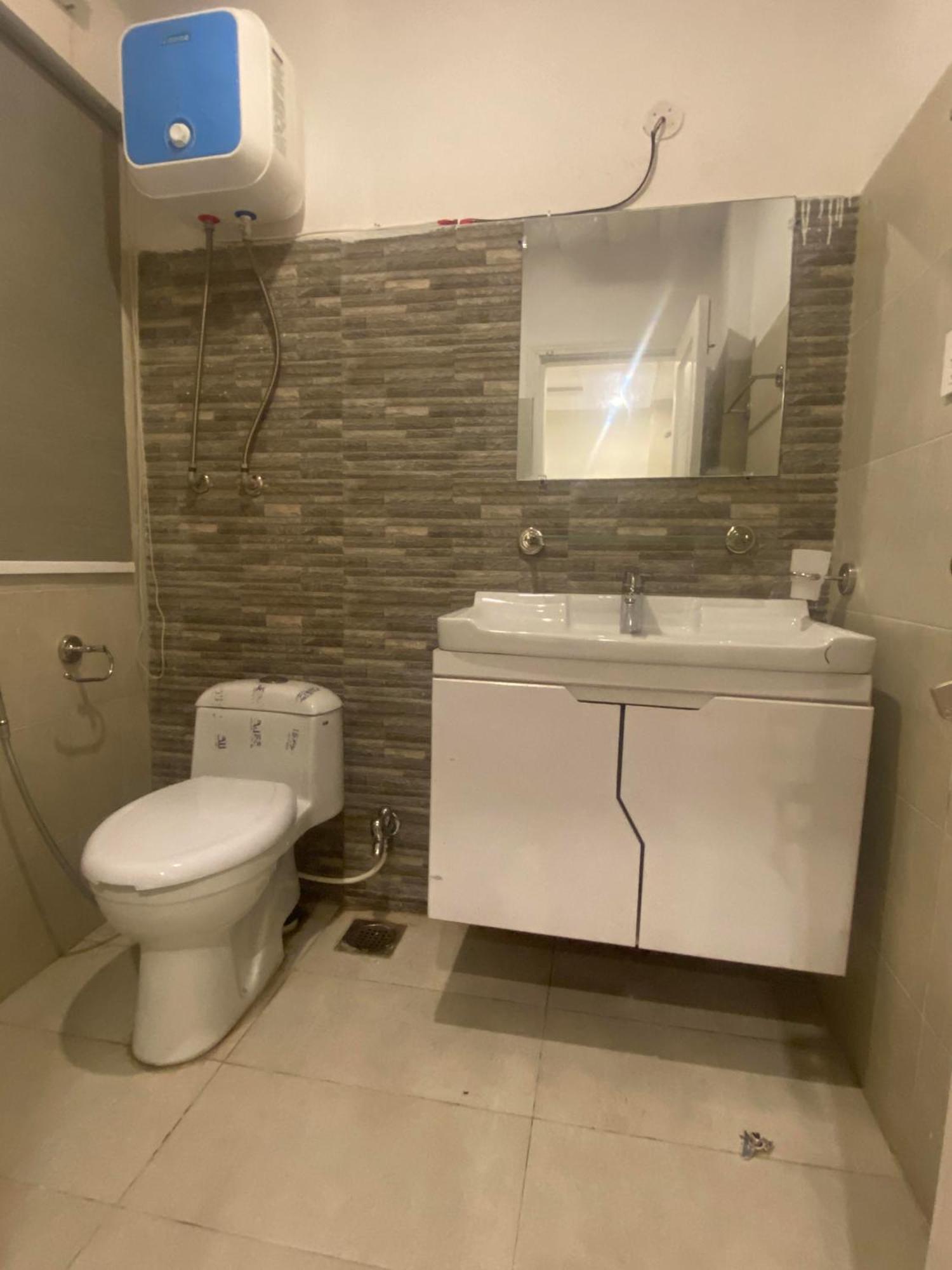 Luxe Suites Bahria Town ลาฮอร์ ภายนอก รูปภาพ