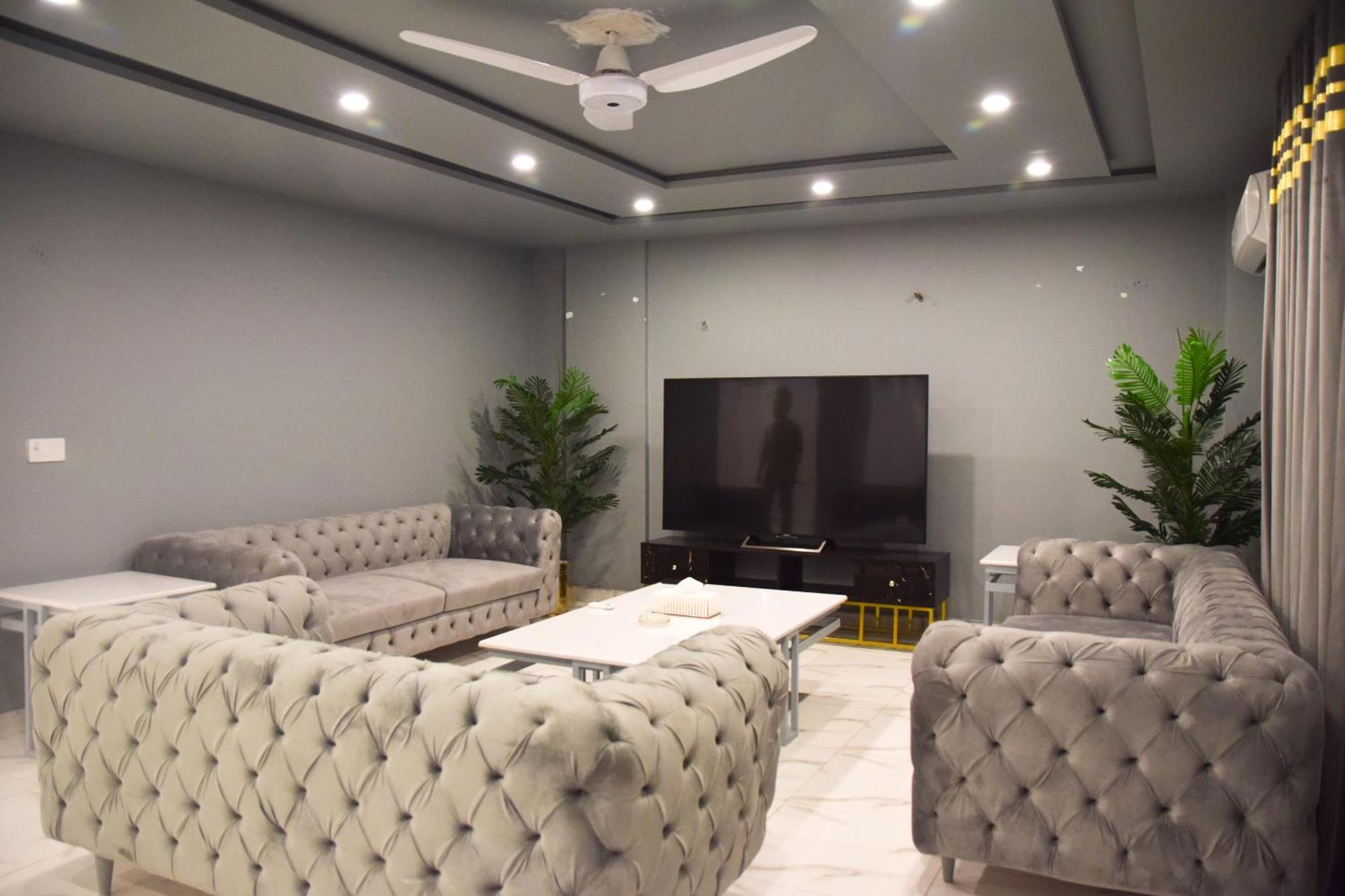 Luxe Suites Bahria Town ลาฮอร์ ภายนอก รูปภาพ