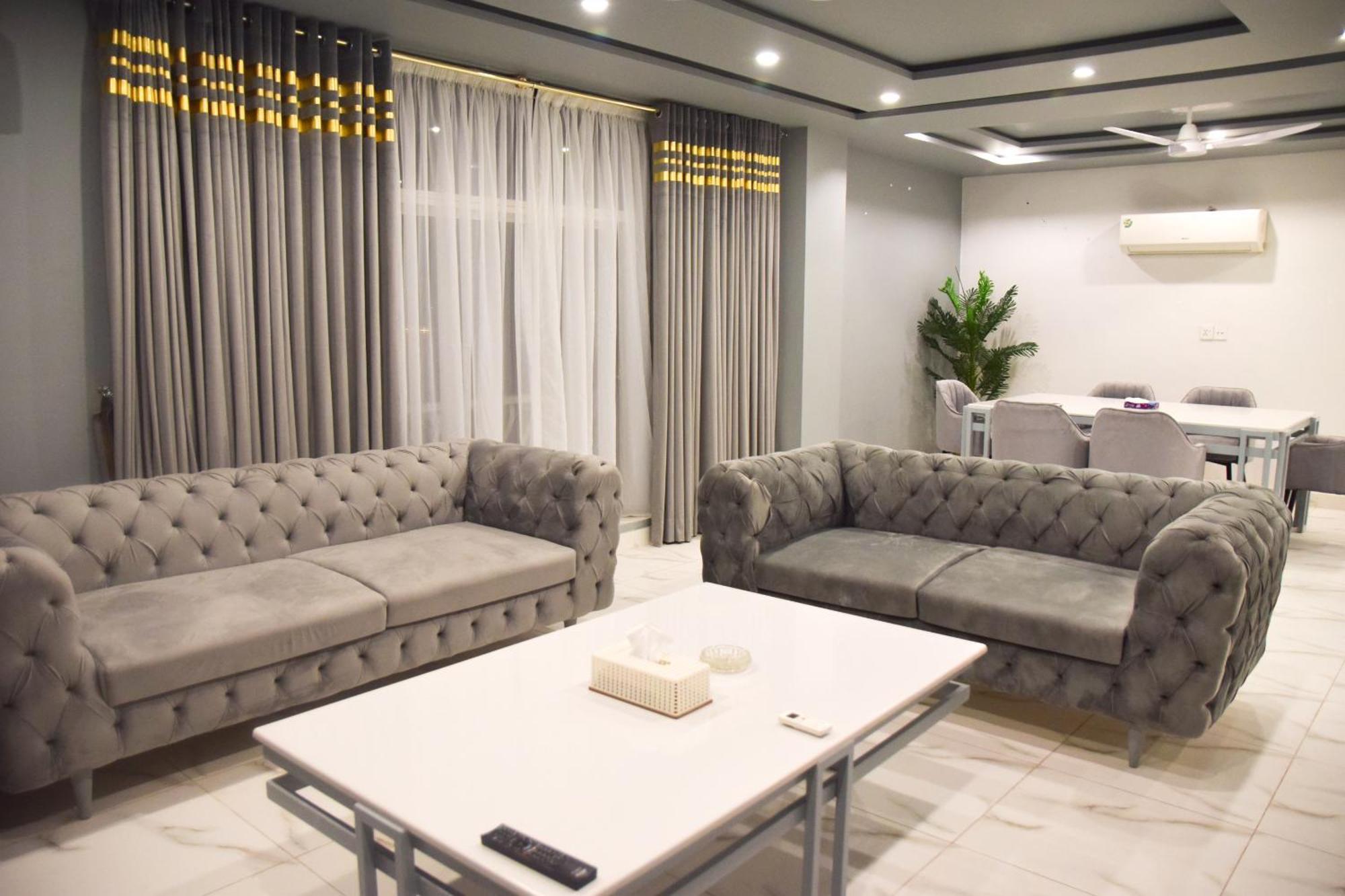 Luxe Suites Bahria Town ลาฮอร์ ภายนอก รูปภาพ